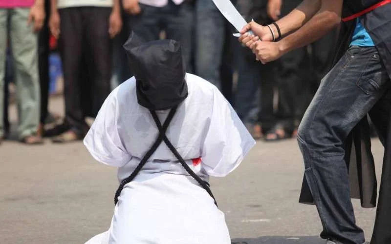 IS onthoofdt Marokkaanse om hekserij