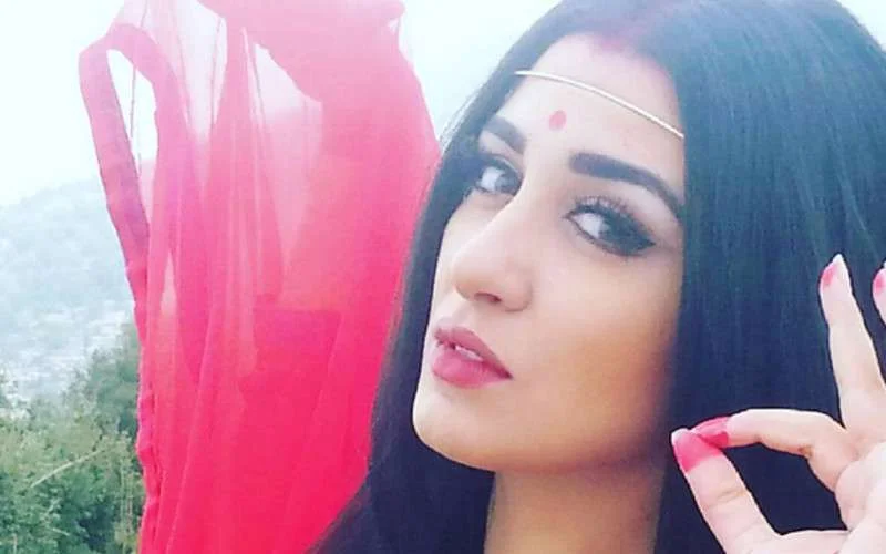 Marokkaanse Jihane Khalil wint talentenshow Arab Casting