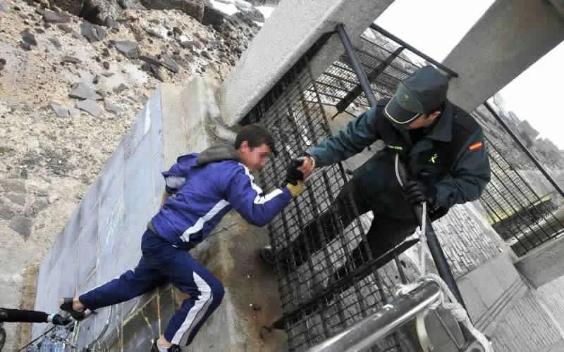 Melilla zet honderdtal minderjarige Marokkanen uit