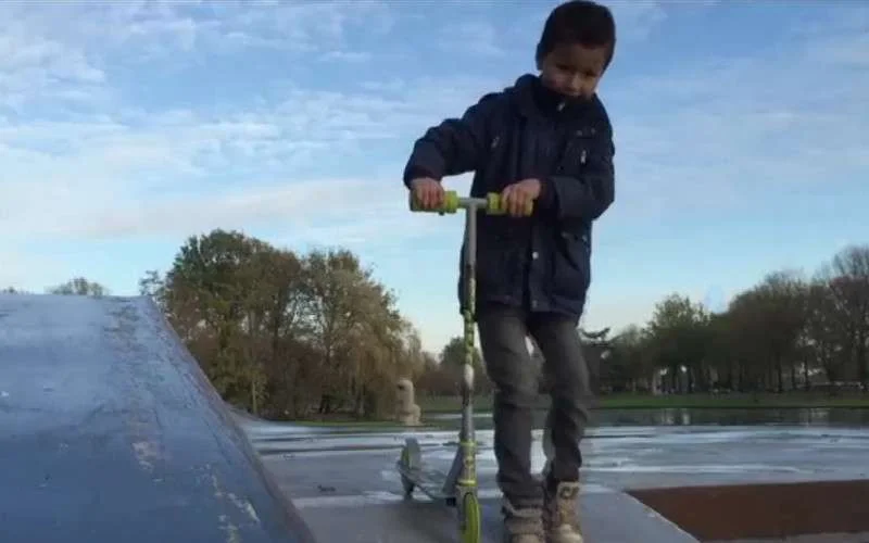 Kinderprogramma: Naoufel stept door het park 
