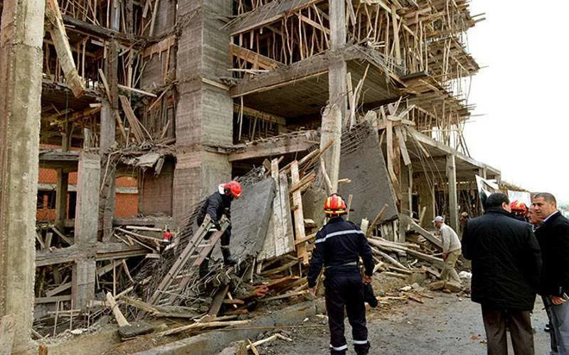 Gebouw in aanbouw stort in in Casablanca (foto's)