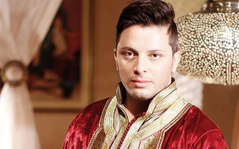 Hatim Ammor annuleert concert na overlijden moeder