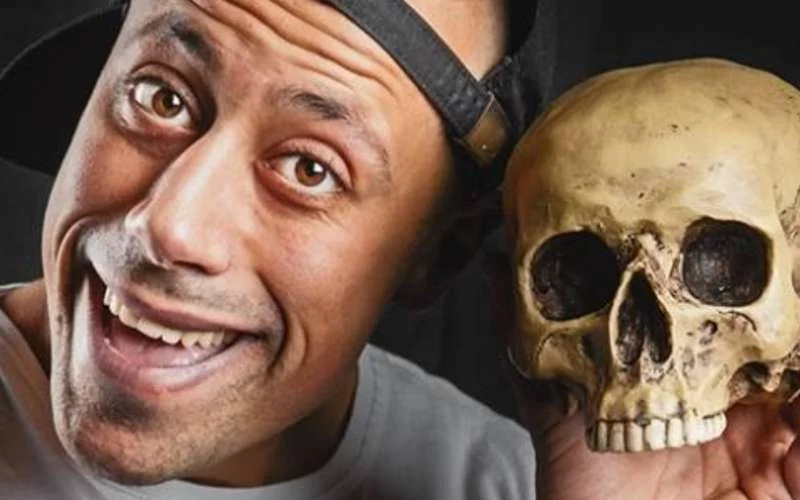 Mo El Khamssi presenteert 'Mocrofoon' op 2 april in Den Haag