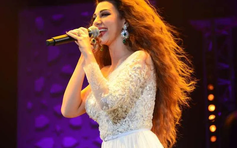 Myriam Fares verrast publiek met « Nidae Sawt El Hassan » (video)