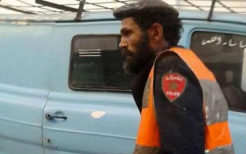 Mentaal zwakke man opgepakt met politie uniform in Marokko