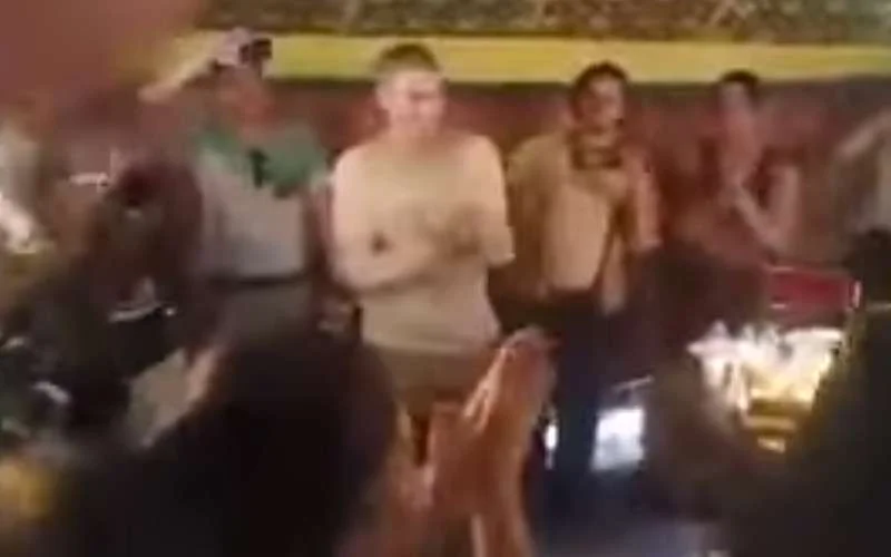 Michael Scofield leeft zich uit op Marokkaanse muziek (video)