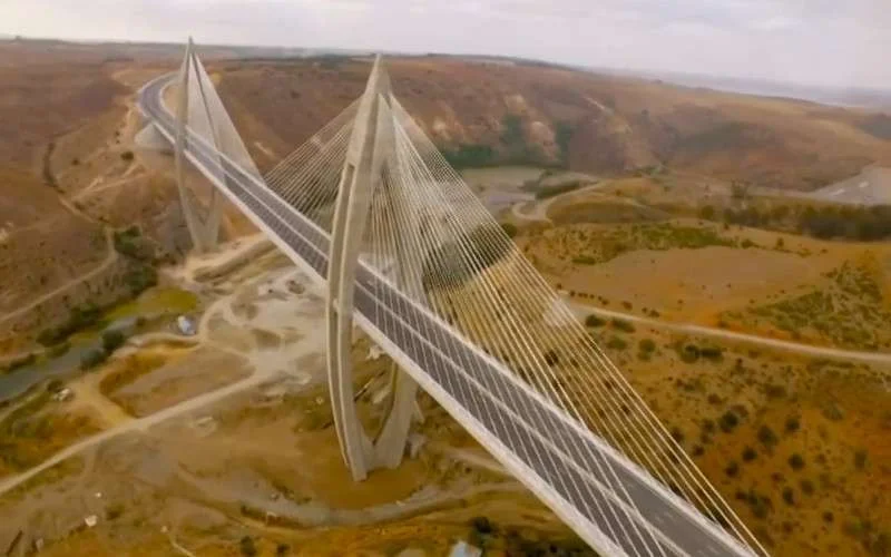 Nieuwe tuibrug Rabat geopend (video)