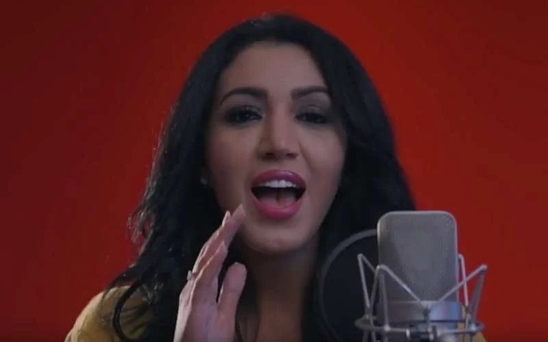 Asma Lmnawar zingt over klimaatverandering (video)