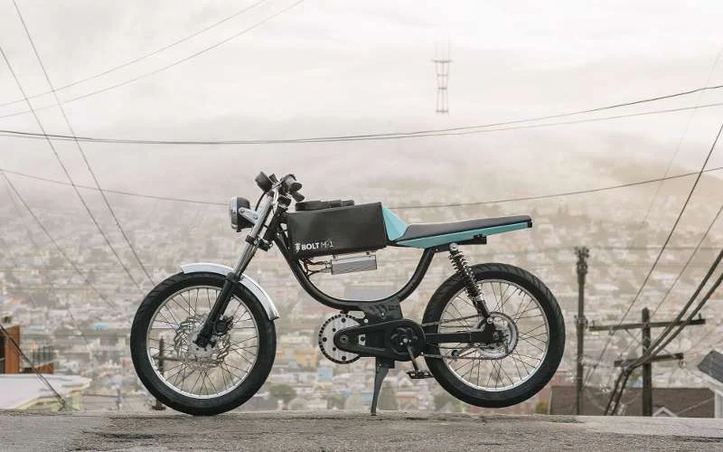 Ambtenaren Chefchaouen krijgen elektrische motorfietsen