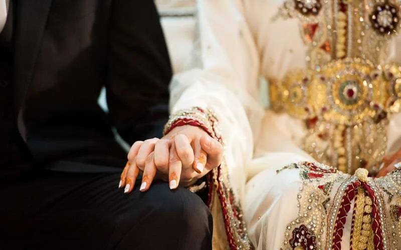 Jonge bruid vlucht met minnaar in Marokko