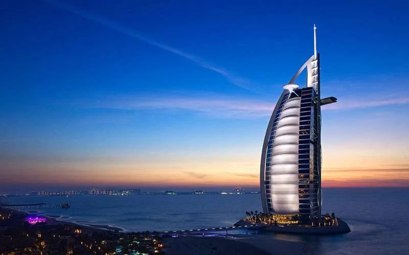 Deze Marokkanen maakten het in Dubai (video)