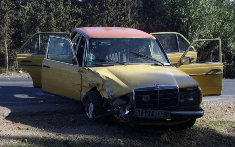 Twee doden en 18 gewonden bij verkeersongeval in Boulemane