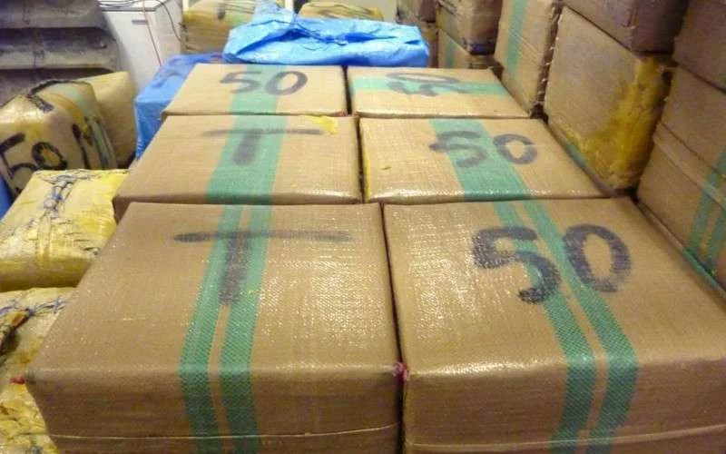 Autoriteiten Tanger vernietigen 9 ton drugs en sigaretten