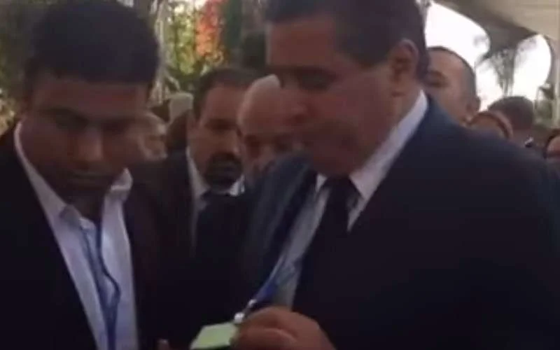 Minister en miljardair Aziz Akhannouch mag COP22 niet binnen (video)