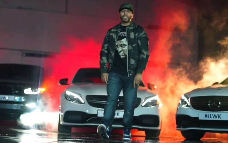 Nieuwe clip Muslim « Zan9a » online (video)