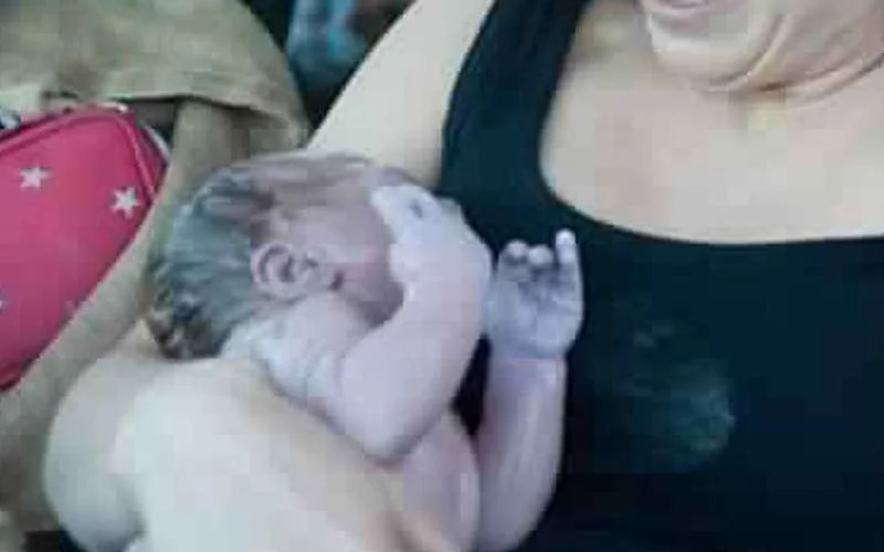 Marokkaanse bevalt in auto in Spanje