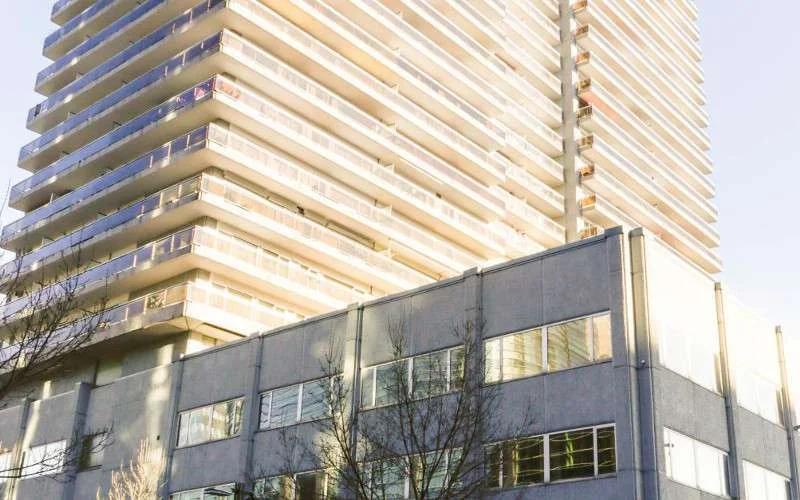 Marokkaans kind maakt dodelijke val van 14e verdieping in België