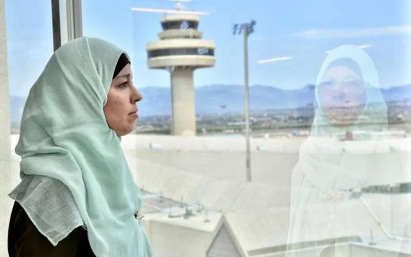 Door hoofddoek ontslagen Marokkaanse wint zaak tegen werkgever in Spanje
