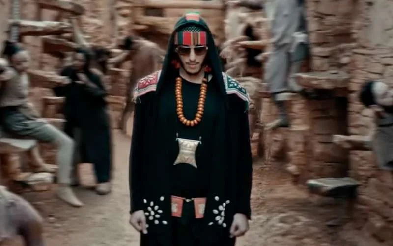 Ontdek de nieuwe clip van Fnaïre « Ngoul mali » (video)