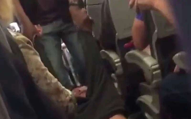 Marokkanen uit toestel Ryanair gezet na kwade reactie om bezette plaatsen