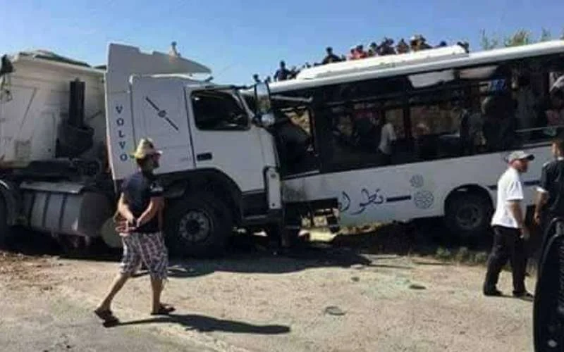 Veel doden en gewonden bij zwaar verkeersongeval in Tetouan (foto's)