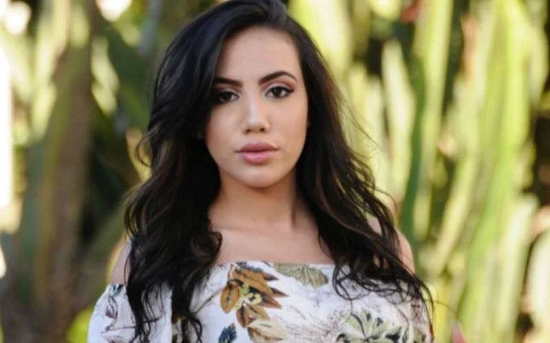 Ontdek de nieuwe clip van Zeena Aouita (video)