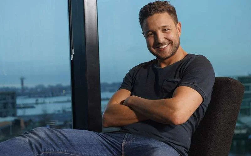 Ajouad El Miloudi beschuldigt vlogger Youness Ouaali van afpersing