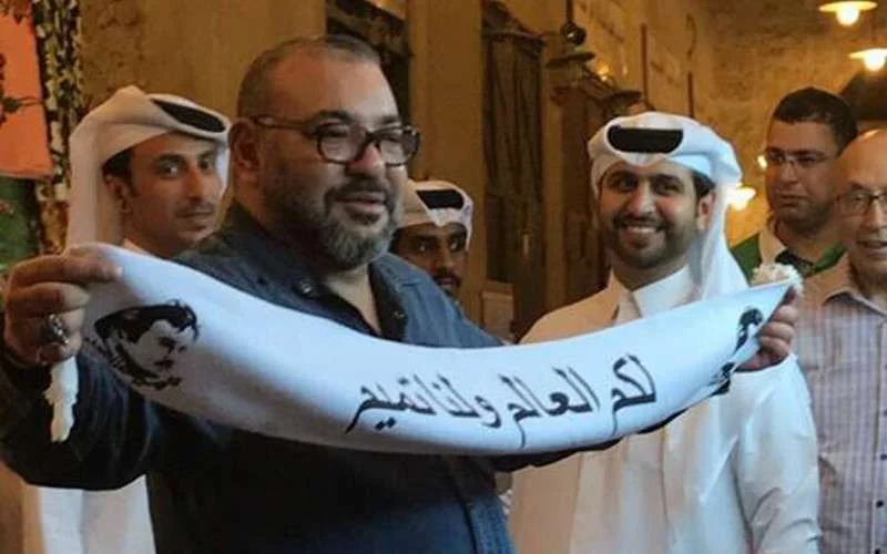 Koningshuis hekelt valse foto Koning Mohammed VI in Qatar (foto)