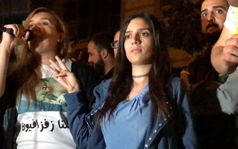 Silya Ziani bedreigd door autoriteiten? (video)