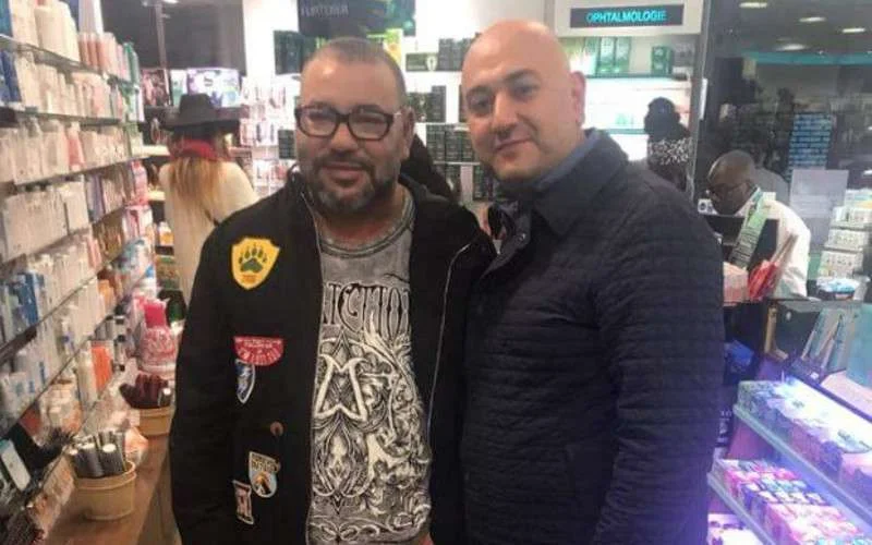 Koning Mohammed VI met Syrische zakenman in Parijse apotheek (foto)