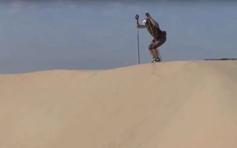 Marokkaanse skiër bereidt zich in Sahara voor op Olympische Winterspelen (video)
