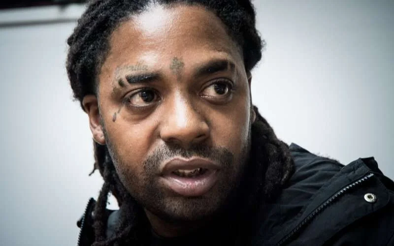 Rapper Kempi tot de islam bekeerd