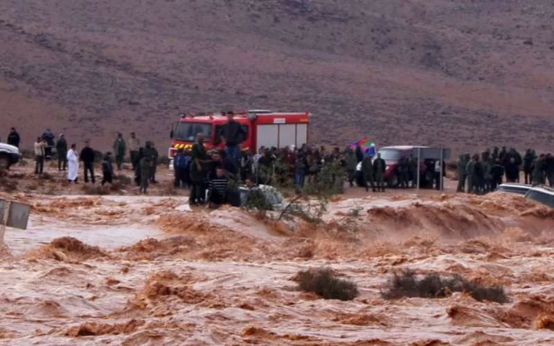 Agadir: minibus belandt in rivier met veertien passagiers