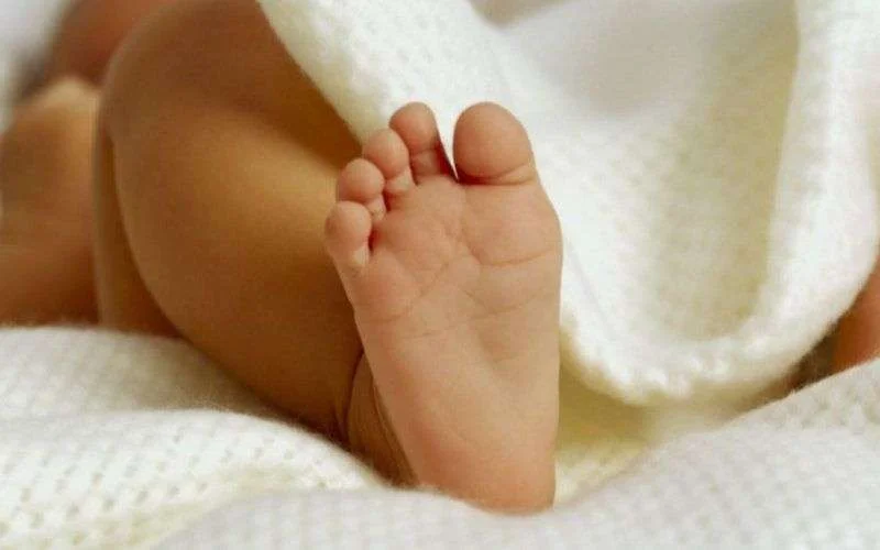 Spanje: Marokkaanse steekt baby enkele uren na bevalling dood