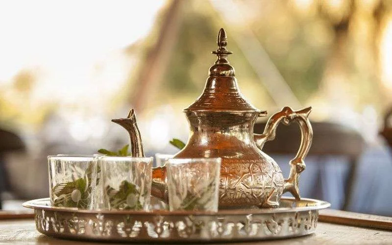 Marokkaans parlement bespreekt giftige stoffen in thee