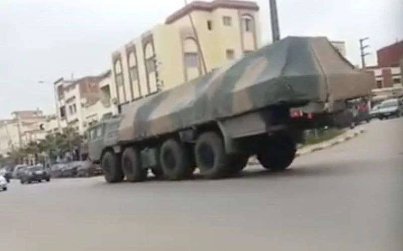 Marokkaans leger op weg naar Sahara (video)