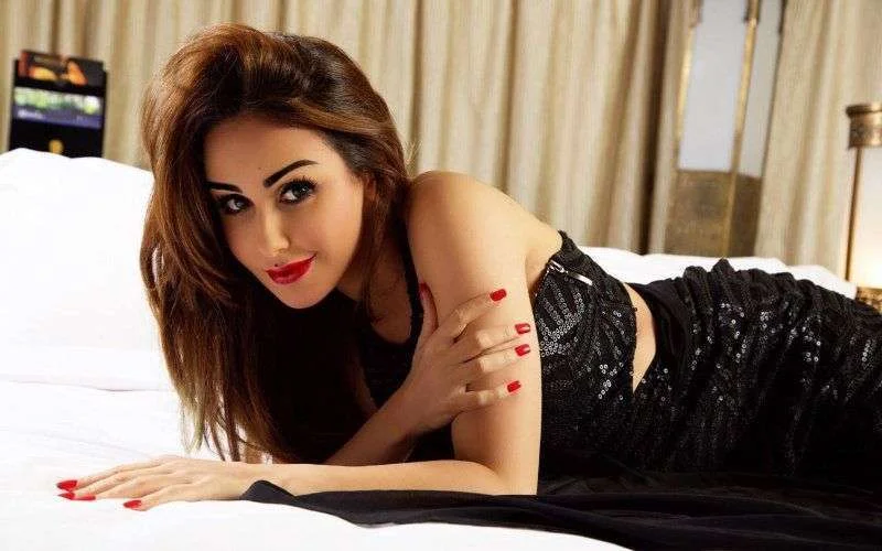 Marokkaanse zangeres Wiam Dahmani in Abu Dhabi begraven (video)