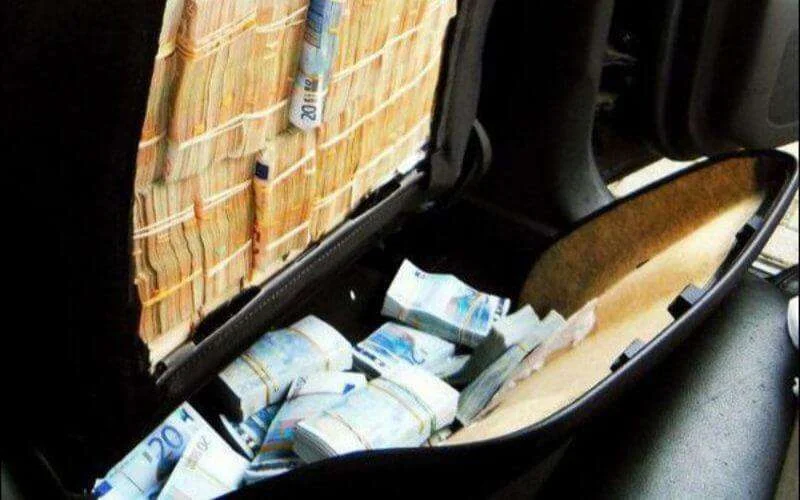 Wereld-Marokkanen met ruim 100.000 euro betrapt in Tanger Med