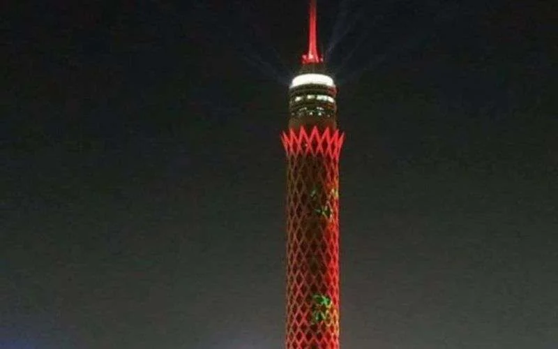 El-Borg in Caïro verlicht met kleuren van Marokko na verraad Arabische landen (foto)