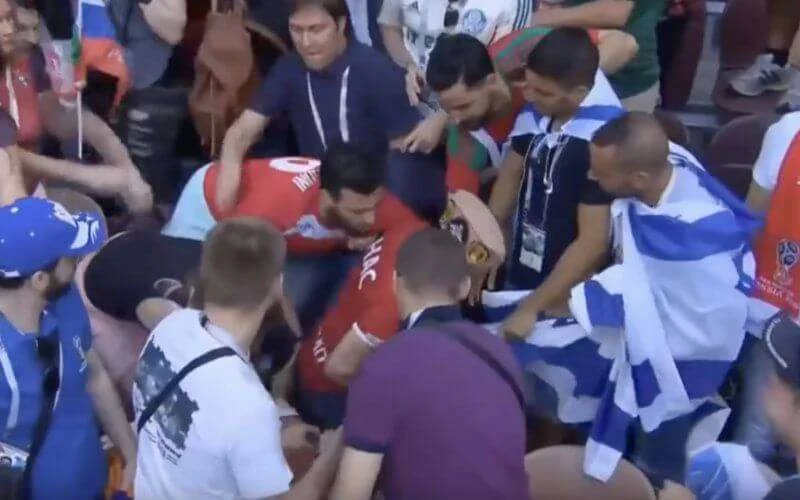 WK Rusland: vlag Israël niet door Marokkaanse fans vertrappeld (video)
