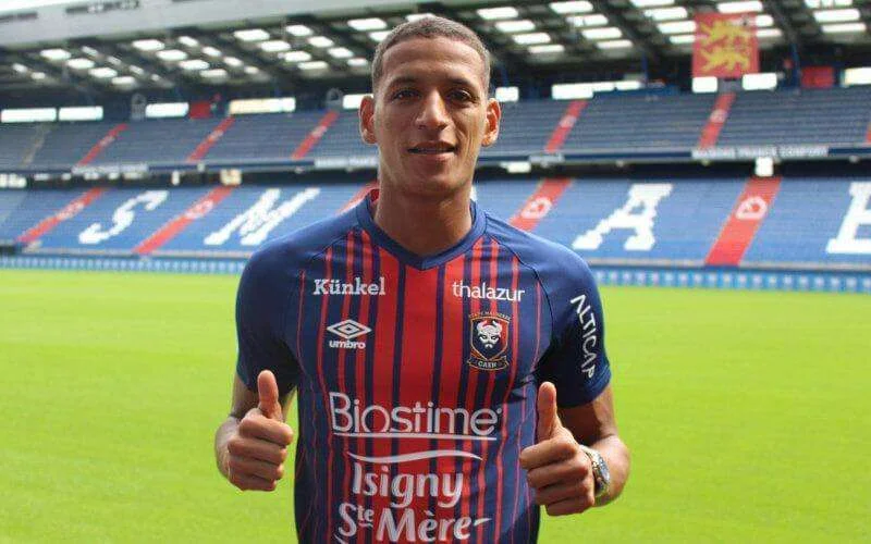 Marokkaanse international Yacine Bammou tekent in Caen