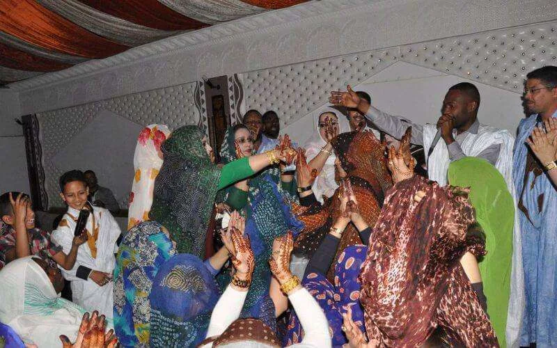In het zuiden van Marokko worden scheidingen met een feest gevierd