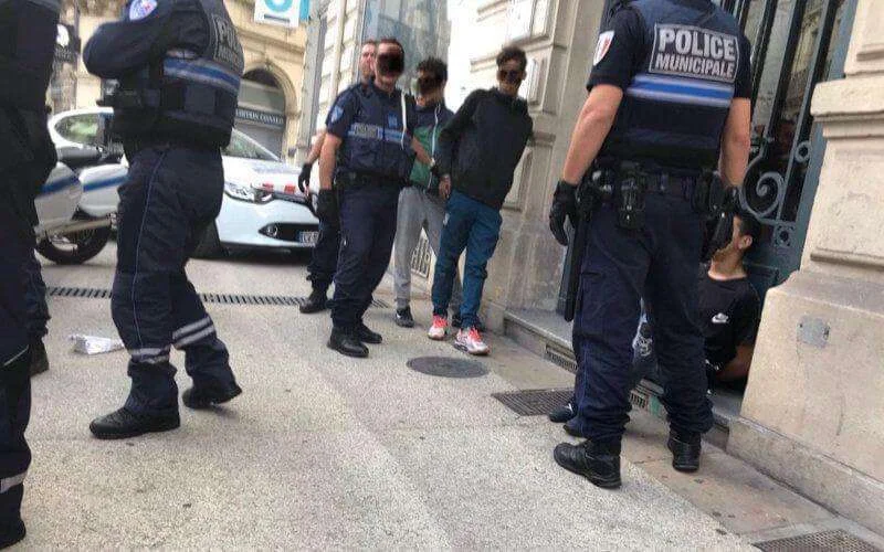 Frankrijk: politie weet niet meer hoe te handelen met Marokkaanse minderjarigen