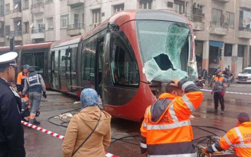 Ongeval tram en vrachtwagen in Casablanca live gefilmd (video)