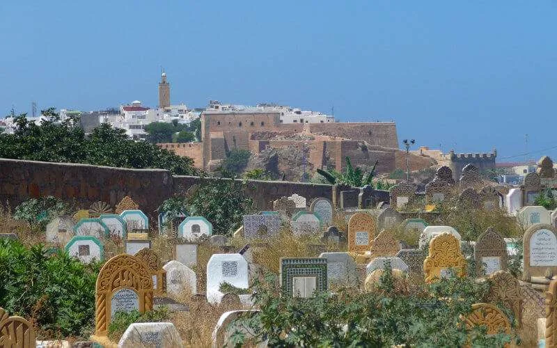 Marokko: meisje ontvoerd en op verlaten begraafplaats misbruikt