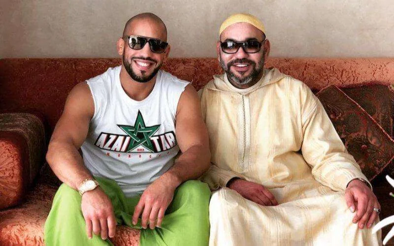 Wie zijn de bekende sporters die het hof van Koning Mohammed VI vormen?