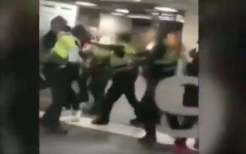 Spanje: Marokkaan door tiental veiligheidsagenten mishandeld (video)