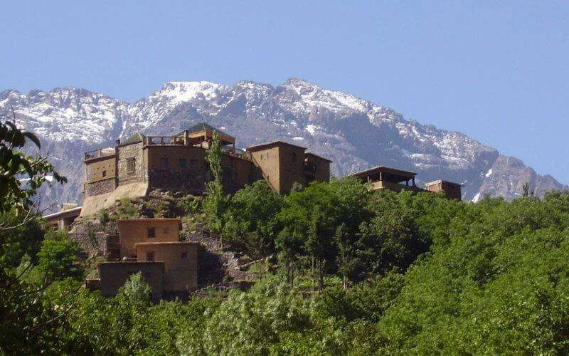 Toubkal bij beste bestemmingen voor wandelaars 