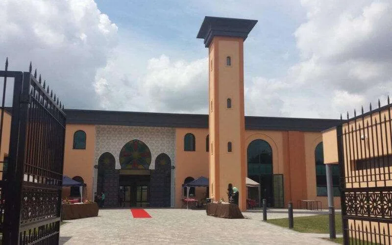 Moskeegangers met vuurwapen bedreigd in Frankrijk