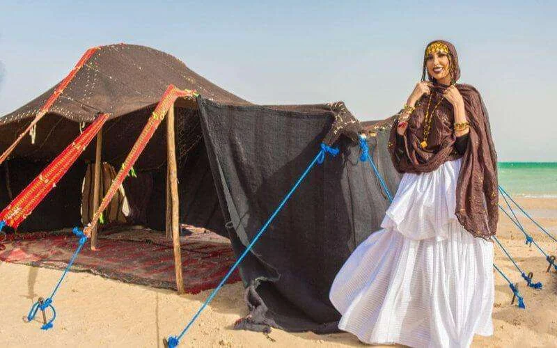 Dounia Batma laat iets van zich horen (video)